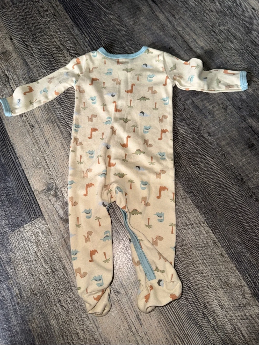 Neutral Dinosaur Print Cotton Footed One-Piece sleeper Lot 3-6M Bundle Carter’s